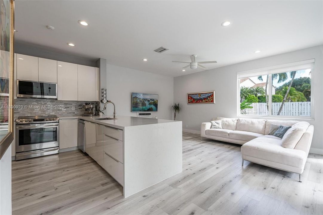 最近租的: $5,300 (4 贝兹, 2 浴室, 2133 平方英尺)