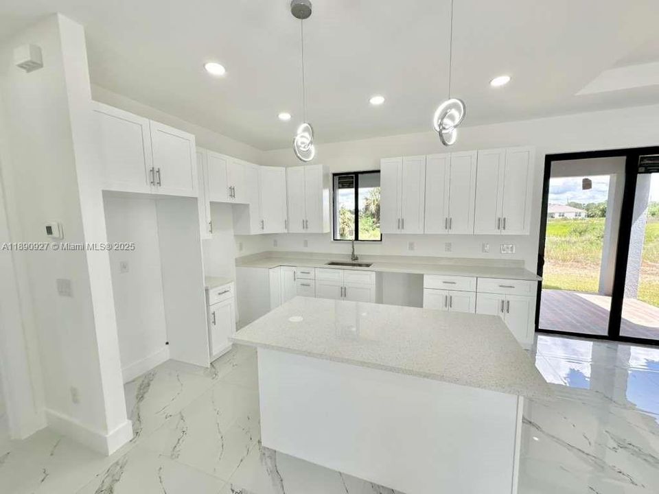 待售: $316,900 (3 贝兹, 2 浴室, 0 平方英尺)