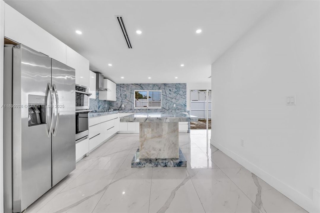 На продажу: $745,999 (4 спален, 3 ванн, 1483 Квадратных фут)