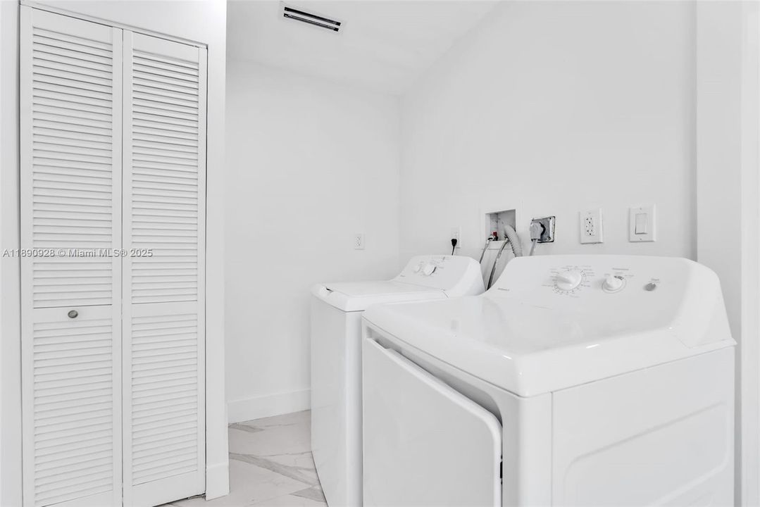 На продажу: $745,999 (4 спален, 3 ванн, 1483 Квадратных фут)