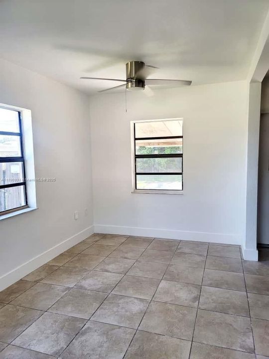 Недавно арендовано: $2,550 (3 спален, 1 ванн, 1300 Квадратных фут)