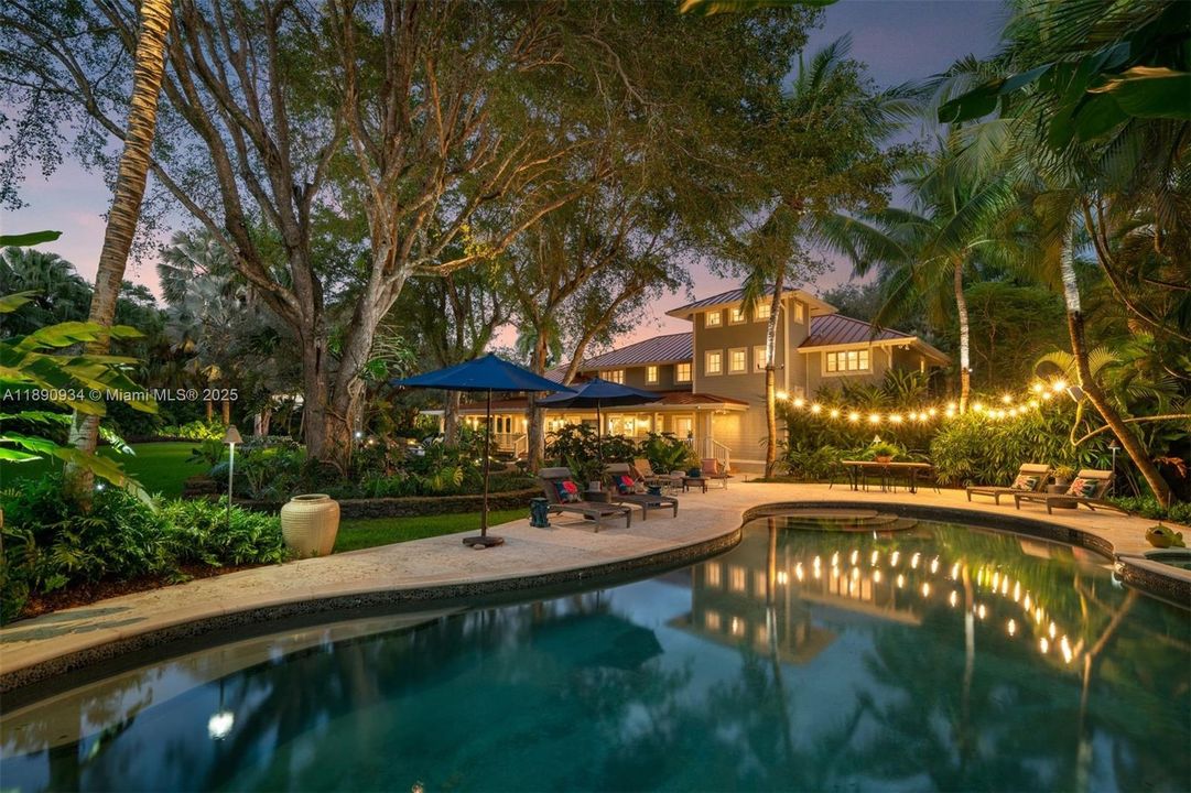 На продажу: $9,399,000 (6 спален, 5 ванн, 8765 Квадратных фут)