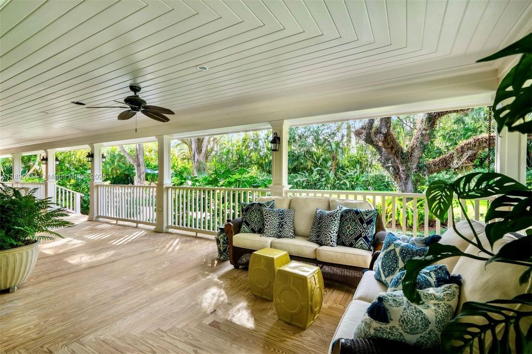 На продажу: $9,399,000 (6 спален, 5 ванн, 8765 Квадратных фут)