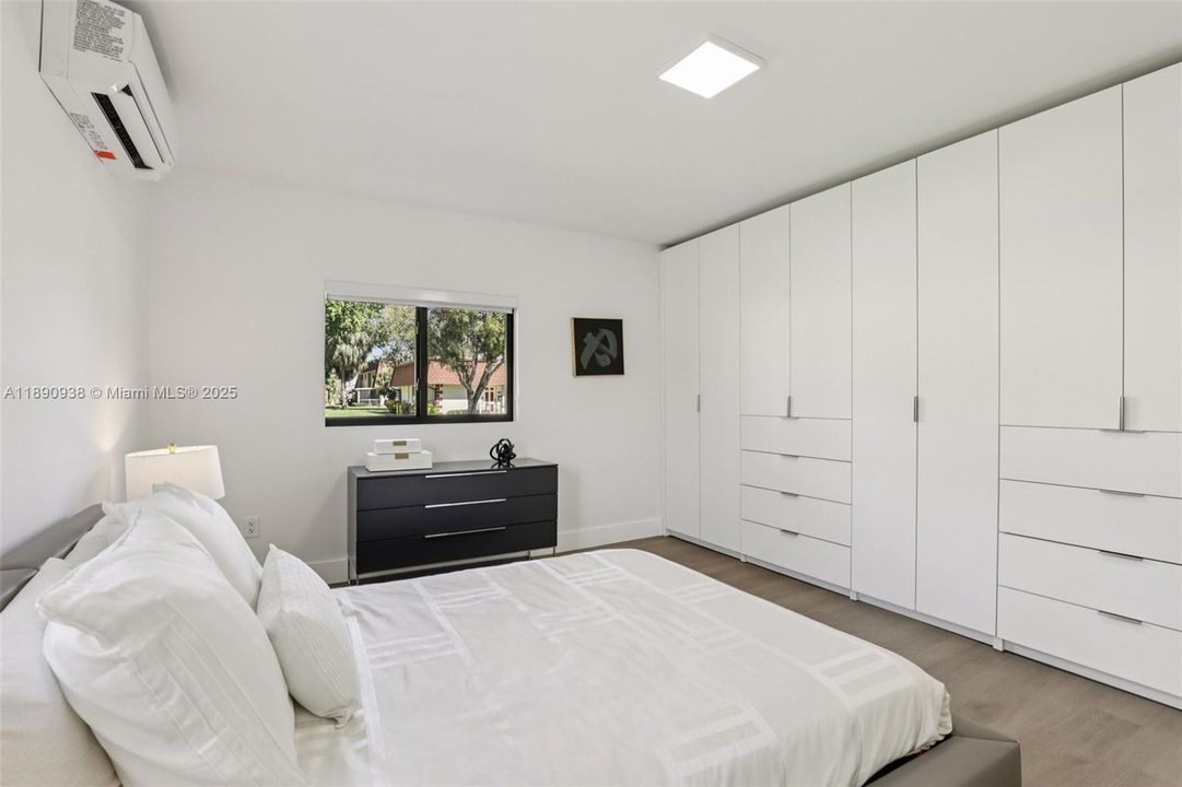 En Venta: $1,245,000 (4 camas, 3 baños, 1932 Pies cuadrados)