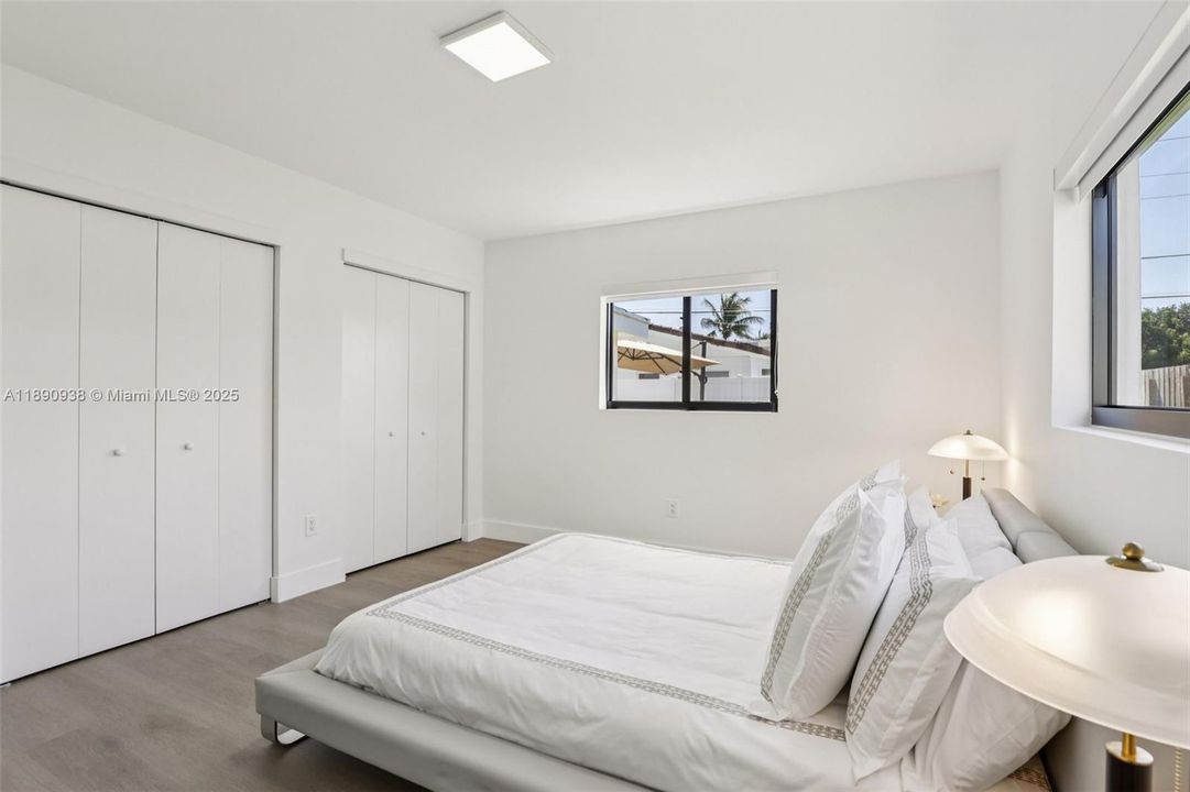 En Venta: $1,245,000 (4 camas, 3 baños, 1932 Pies cuadrados)