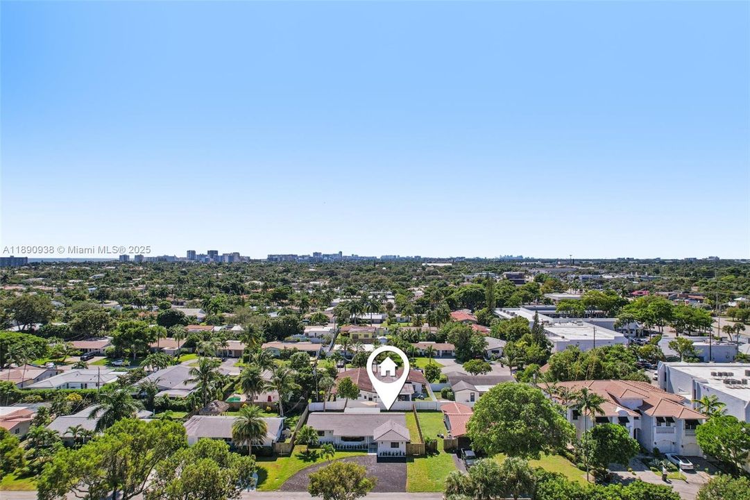 En Venta: $1,245,000 (4 camas, 3 baños, 1932 Pies cuadrados)