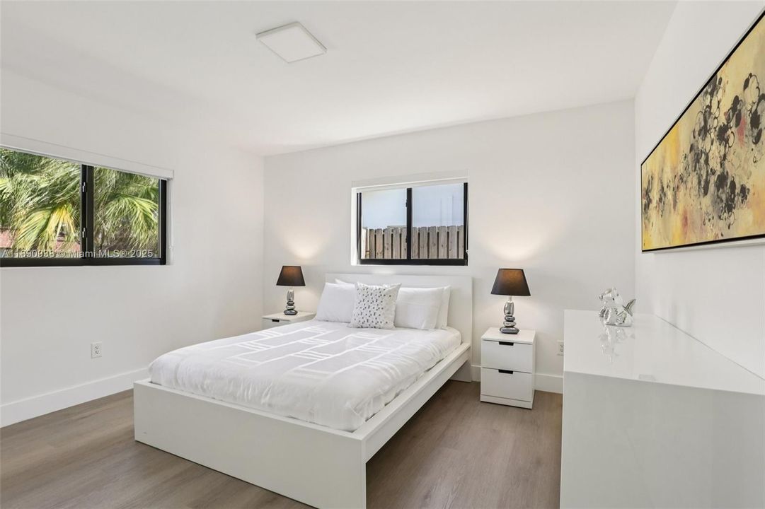 En Venta: $1,245,000 (4 camas, 3 baños, 1932 Pies cuadrados)