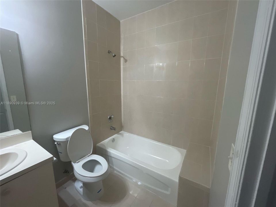 На продажу: $263,000 (3 спален, 2 ванн, 1201 Квадратных фут)