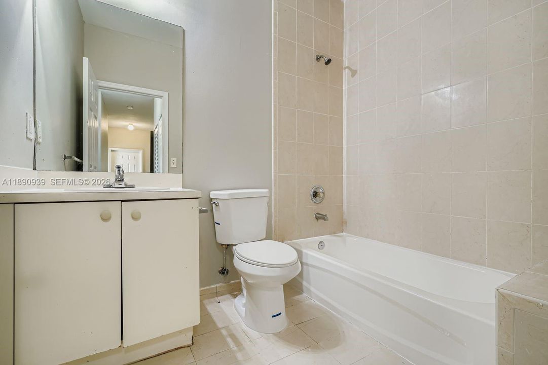 En Venta: $232,000 (3 camas, 2 baños, 1201 Pies cuadrados)