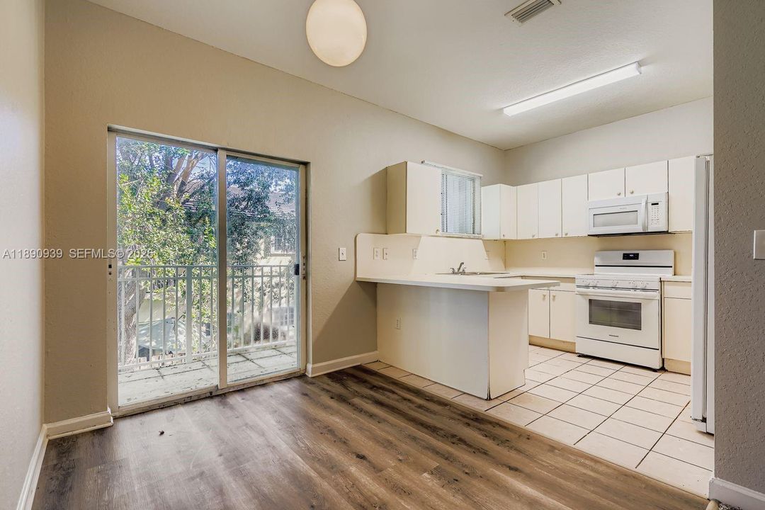 En Venta: $232,000 (3 camas, 2 baños, 1201 Pies cuadrados)