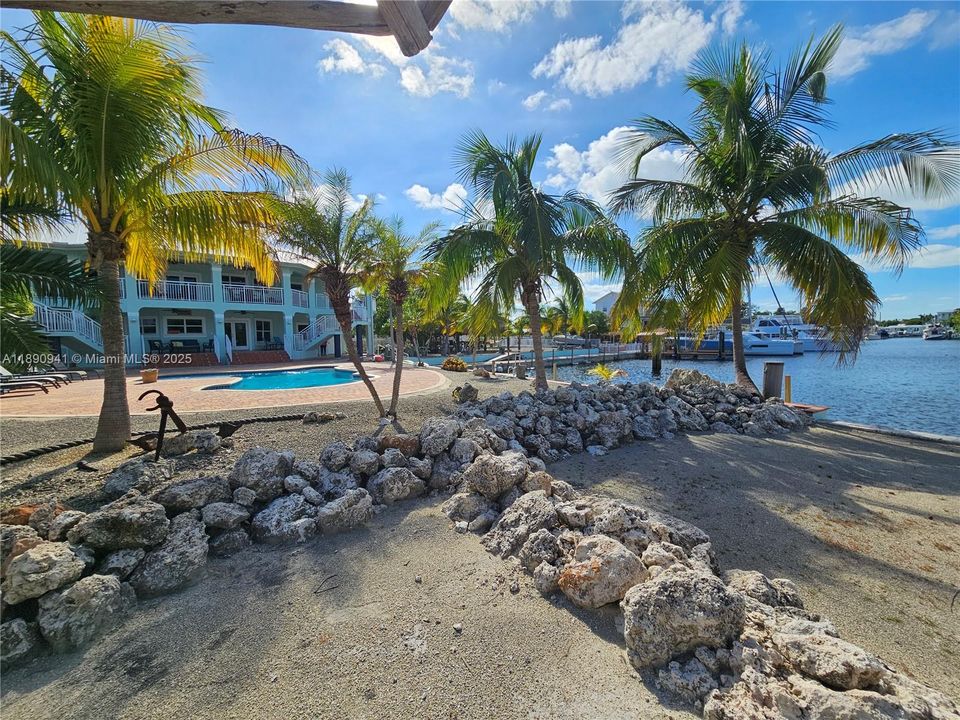 For Sale: $4,900,000 (5 beds, 5 baths, 3499 Square Feet)