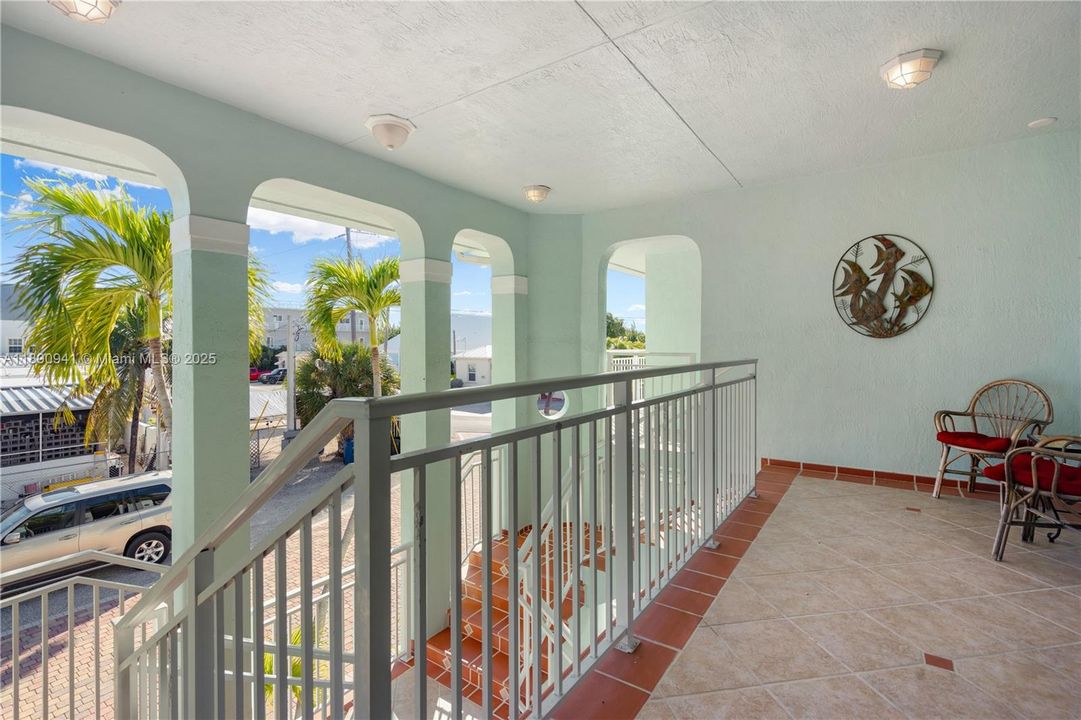 For Sale: $4,900,000 (5 beds, 5 baths, 3499 Square Feet)