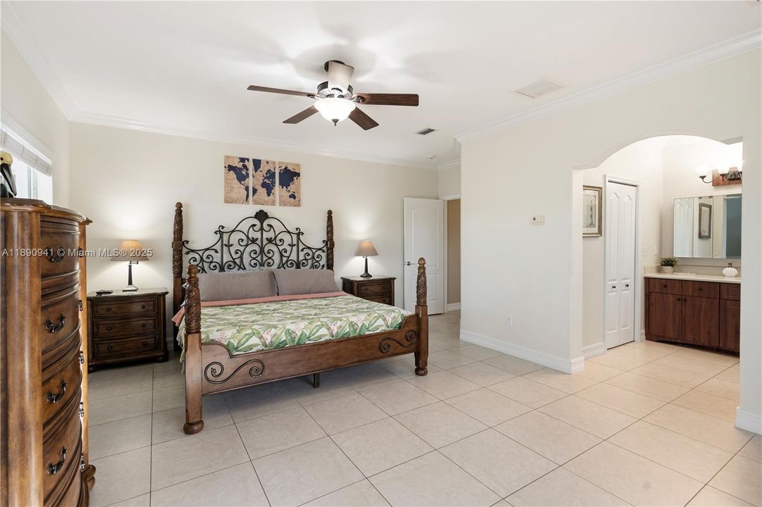 For Sale: $4,900,000 (5 beds, 5 baths, 3499 Square Feet)