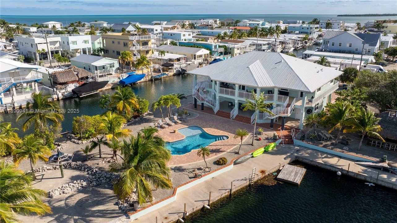 For Sale: $4,900,000 (5 beds, 5 baths, 3499 Square Feet)