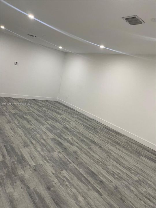 Active With Contract: $680,000 (5 beds, 4 baths, 2068 Square Feet)