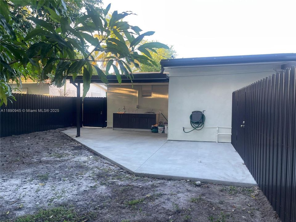 Active With Contract: $680,000 (5 beds, 4 baths, 2068 Square Feet)