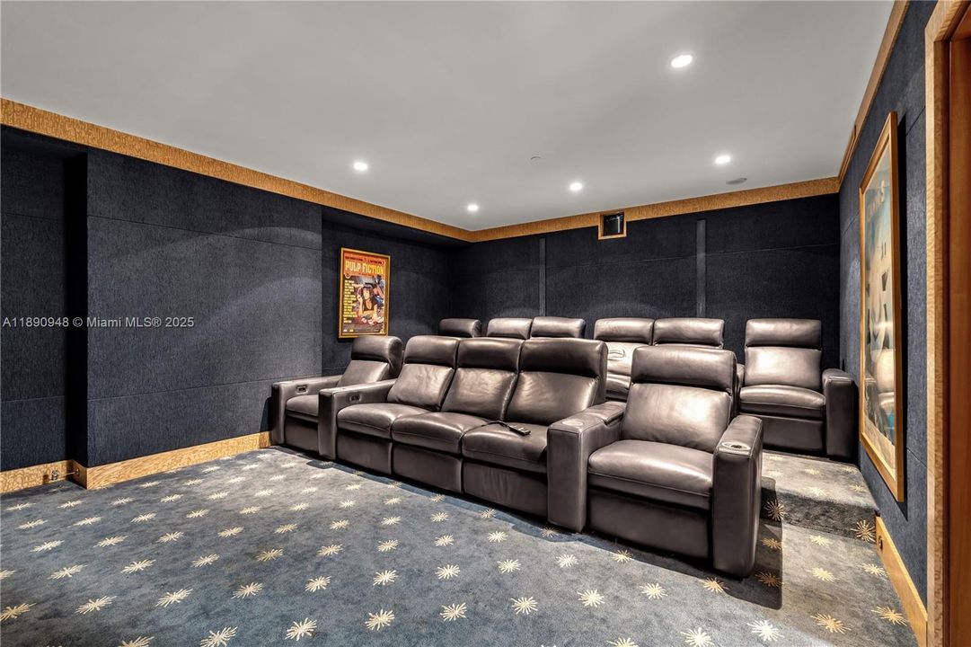 Vendido Recientemente: $11,950,000 (4 camas, 7 baños, 8185 Pies cuadrados)