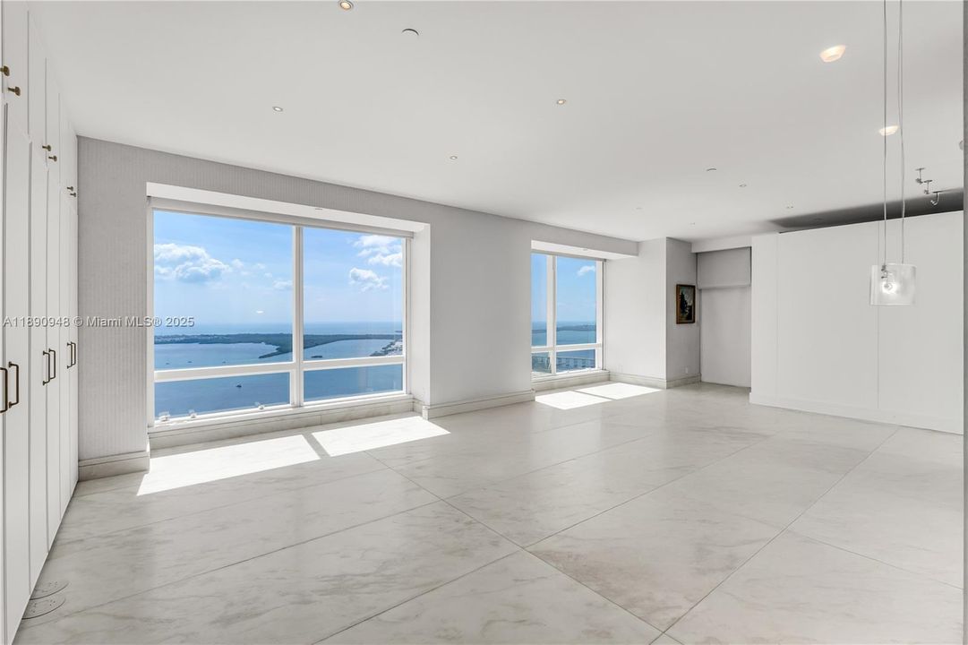 Vendido Recientemente: $11,950,000 (4 camas, 7 baños, 8185 Pies cuadrados)