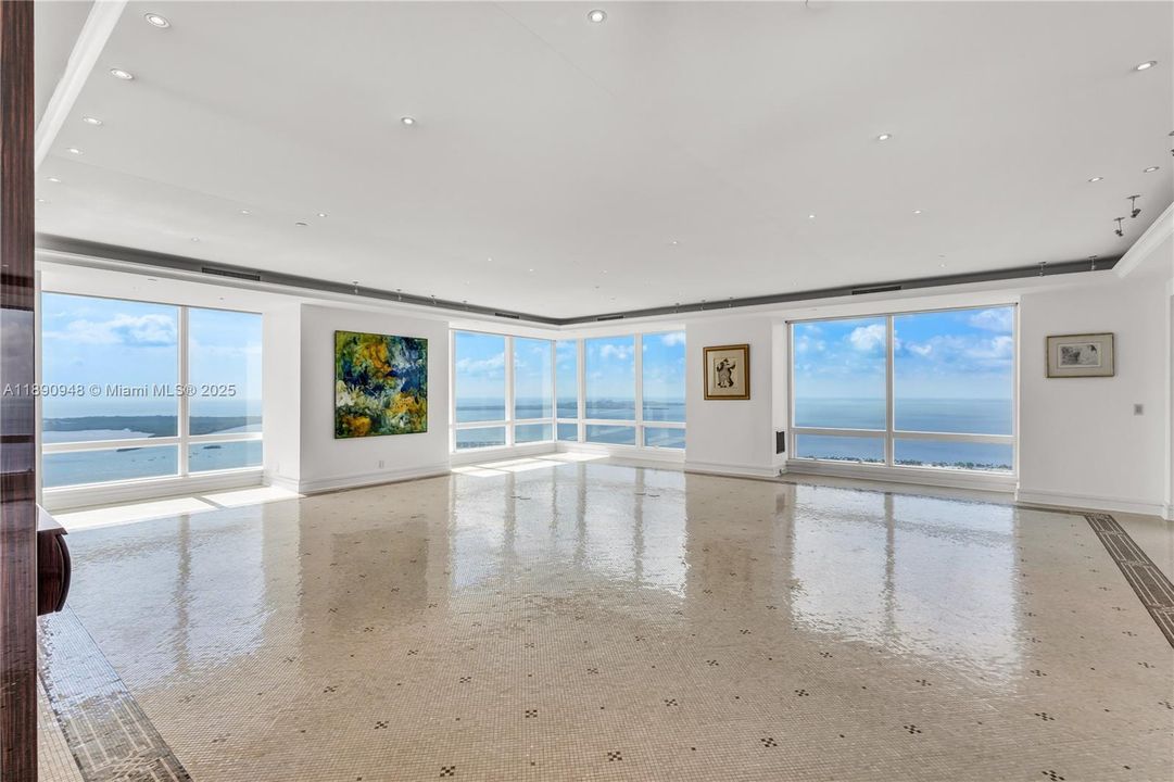 Vendido Recientemente: $11,950,000 (4 camas, 7 baños, 8185 Pies cuadrados)