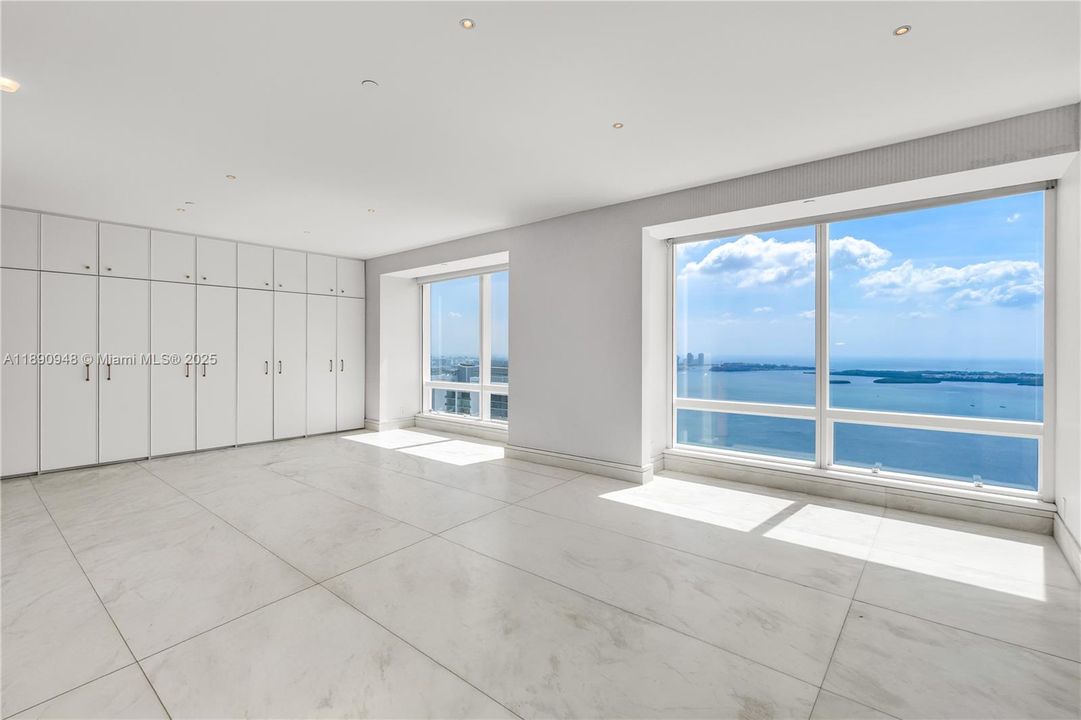 Vendido Recientemente: $11,950,000 (4 camas, 7 baños, 8185 Pies cuadrados)