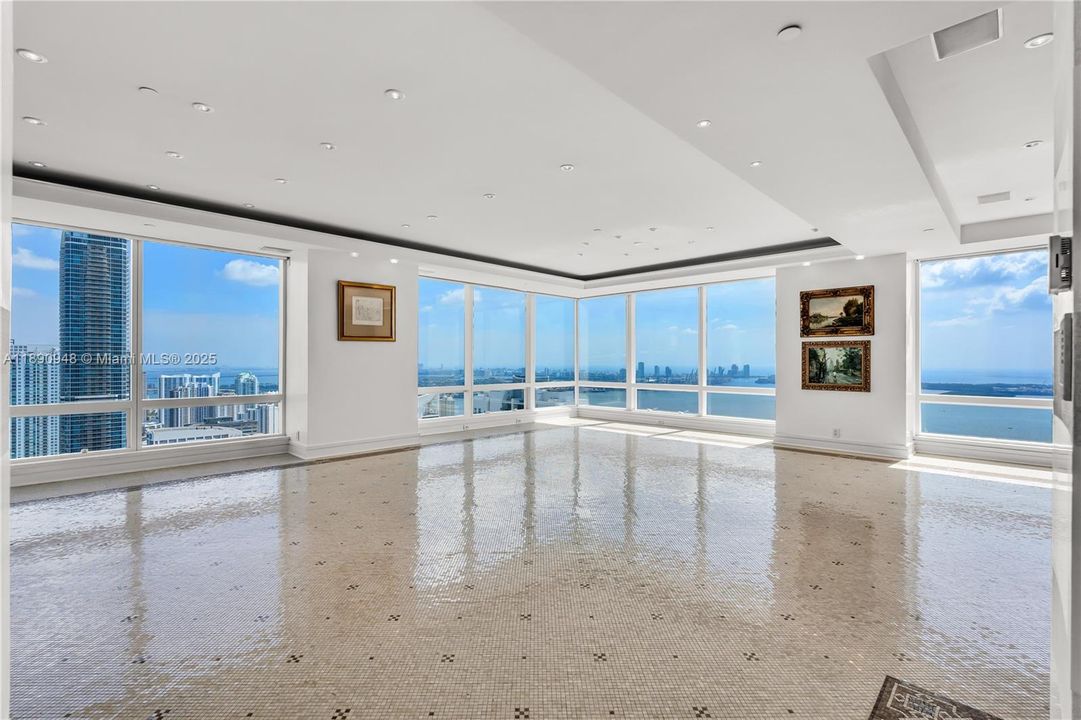 Vendido Recientemente: $11,950,000 (4 camas, 7 baños, 8185 Pies cuadrados)