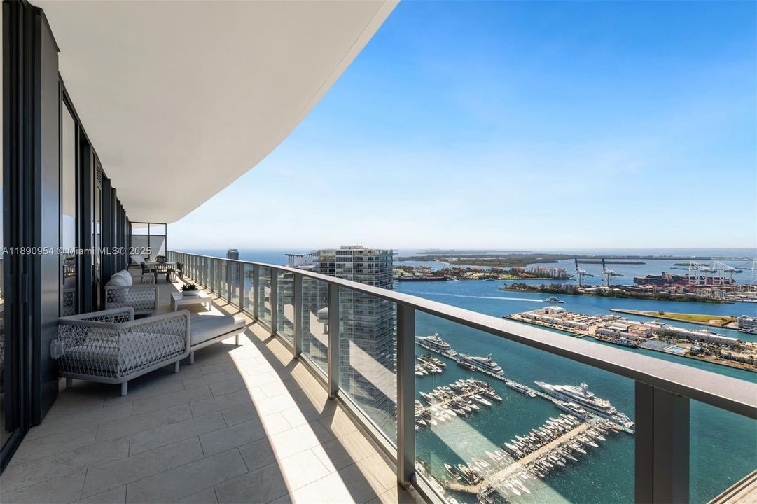 На продажу: $7,299,000 (3 спален, 3 ванн, 2930 Квадратных фут)