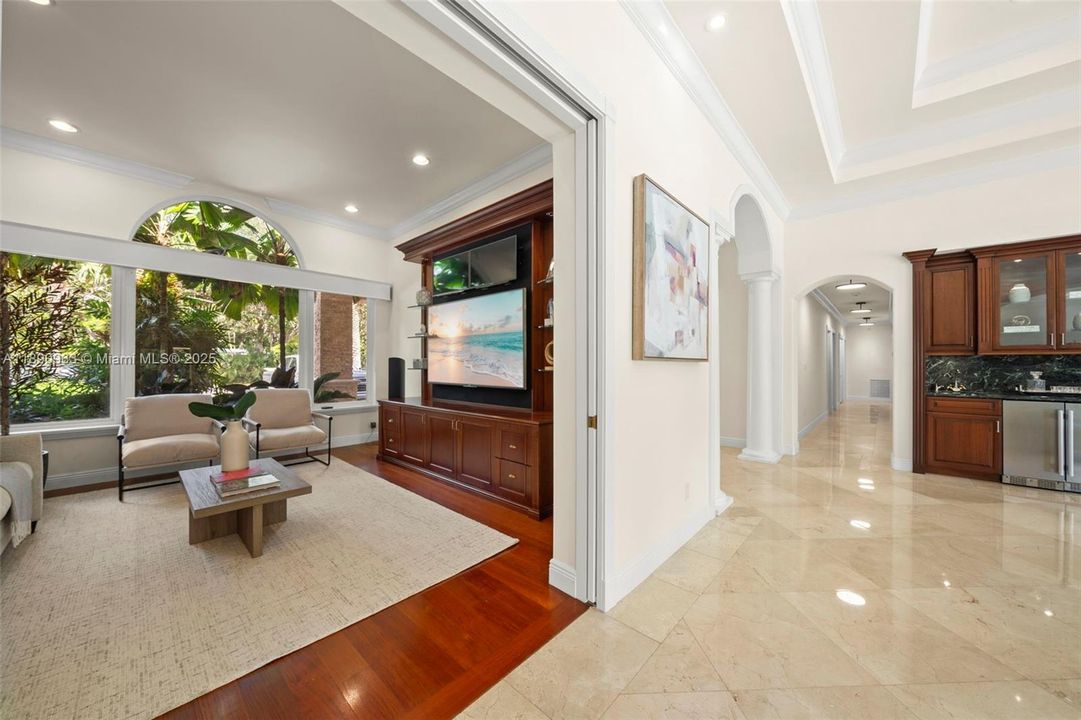 Activo con contrato: $4,995,000 (6 camas, 6 baños, 6116 Pies cuadrados)