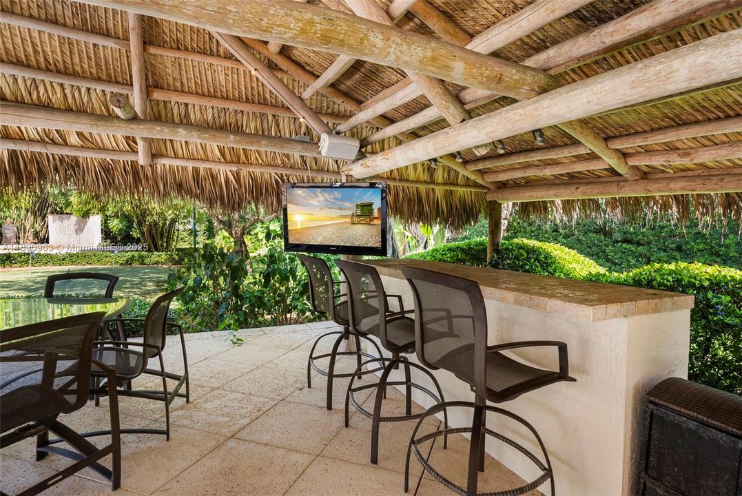 Activo con contrato: $4,995,000 (6 camas, 6 baños, 6116 Pies cuadrados)