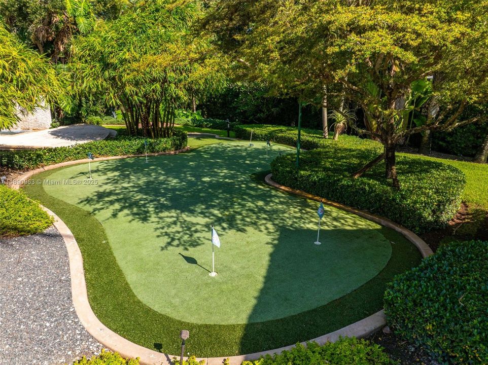 Activo con contrato: $4,995,000 (6 camas, 6 baños, 6116 Pies cuadrados)