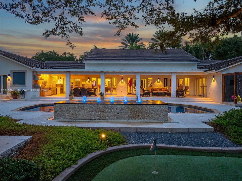 Activo con contrato: $4,995,000 (6 camas, 6 baños, 6116 Pies cuadrados)