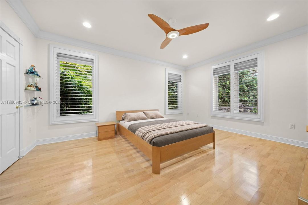 Activo con contrato: $4,995,000 (6 camas, 6 baños, 6116 Pies cuadrados)