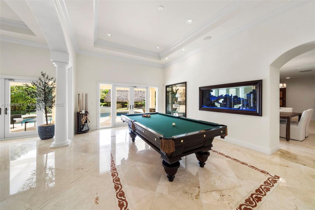 Activo con contrato: $4,995,000 (6 camas, 6 baños, 6116 Pies cuadrados)