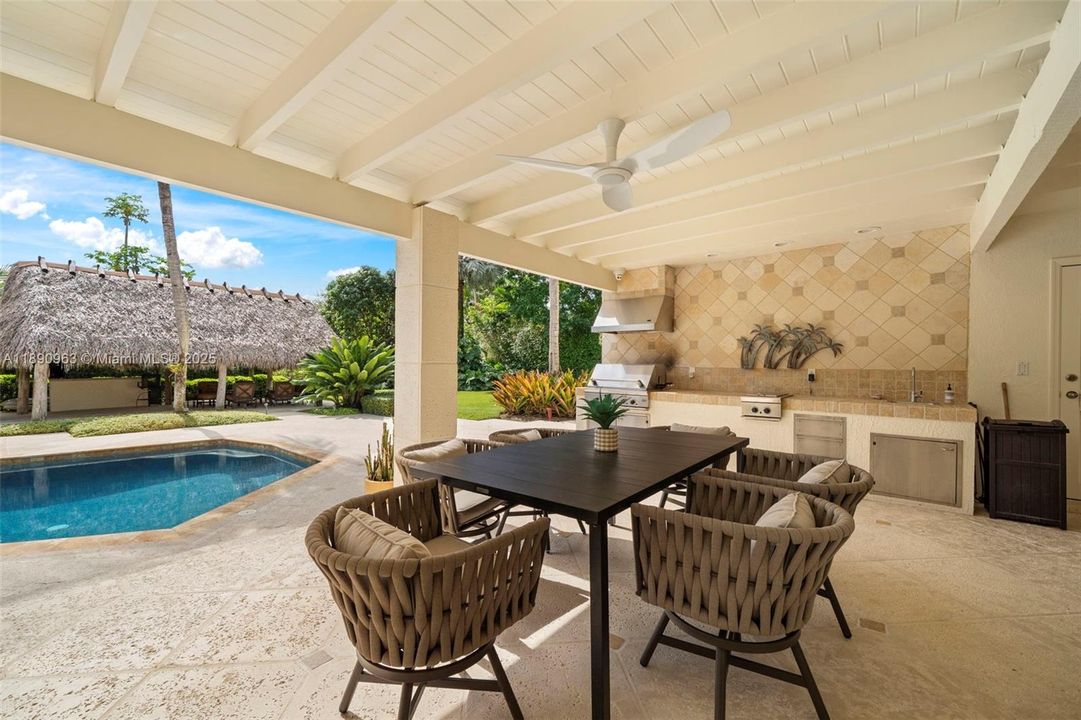 Activo con contrato: $4,995,000 (6 camas, 6 baños, 6116 Pies cuadrados)