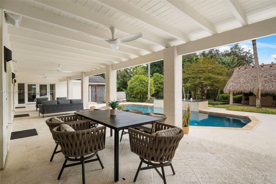 Activo con contrato: $4,995,000 (6 camas, 6 baños, 6116 Pies cuadrados)