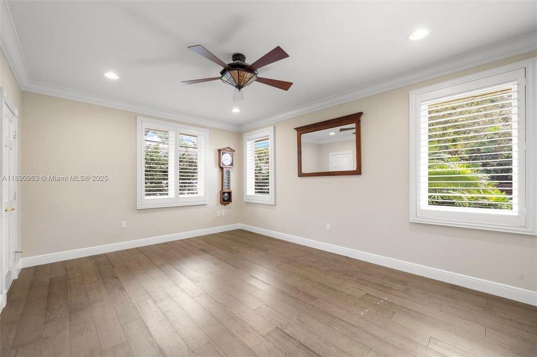 Activo con contrato: $4,995,000 (6 camas, 6 baños, 6116 Pies cuadrados)