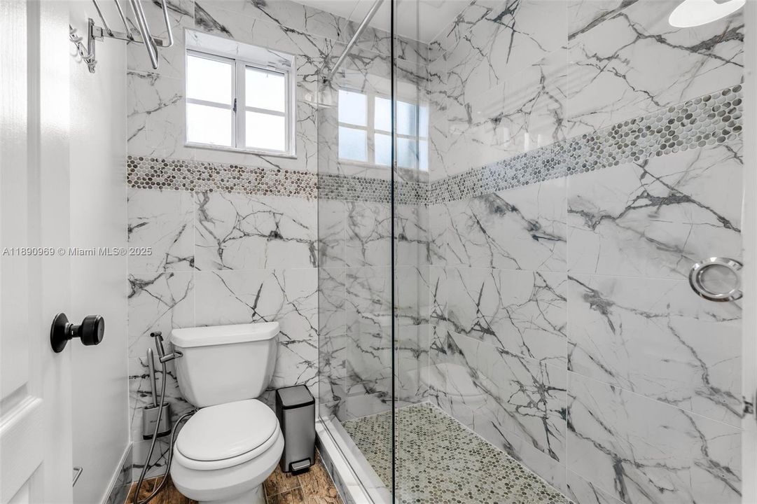 For Sale: $539,900 (3 beds, 2 baths, 1558 Square Feet)