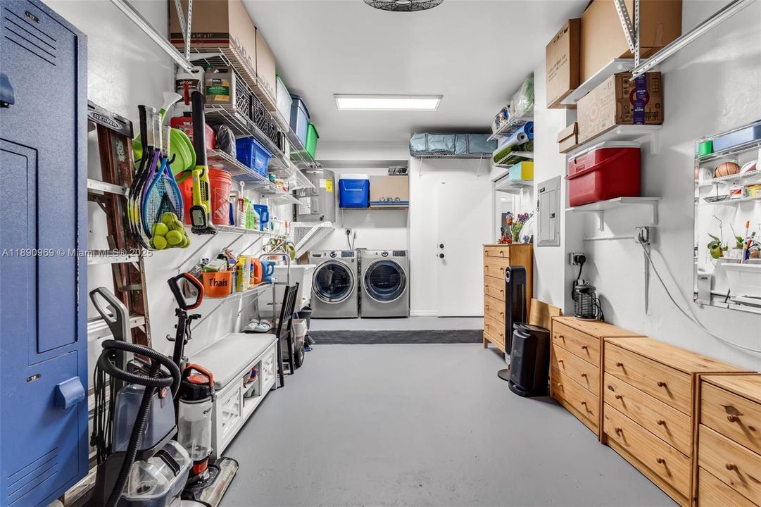 For Sale: $539,900 (3 beds, 2 baths, 1558 Square Feet)