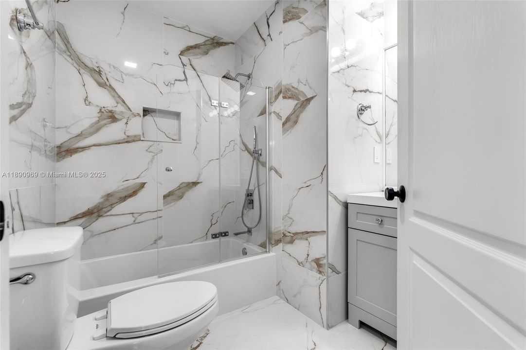 For Sale: $539,900 (3 beds, 2 baths, 1558 Square Feet)