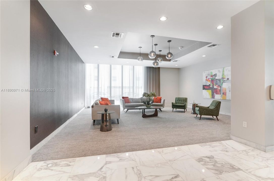 For Sale: $989,000 (2 beds, 2 baths, 1285 Square Feet)