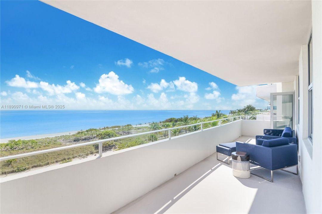 For Sale: $989,000 (2 beds, 2 baths, 1285 Square Feet)