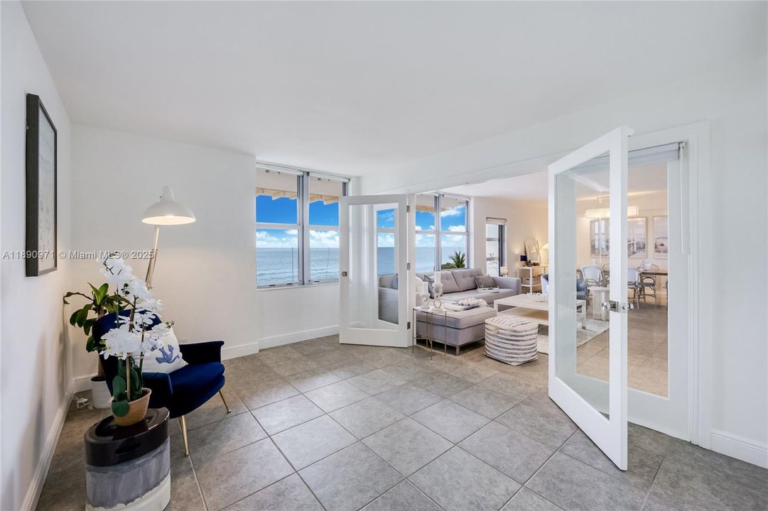 For Sale: $989,000 (2 beds, 2 baths, 1285 Square Feet)