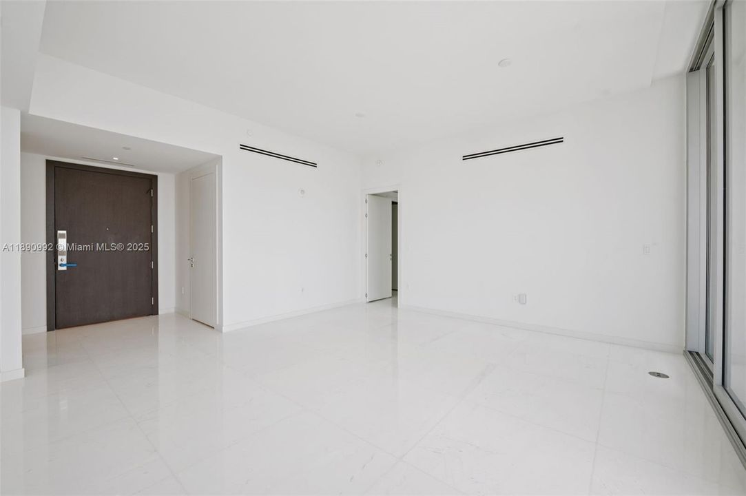 Activo con contrato: $21,000 (3 camas, 3 baños, 2342 Pies cuadrados)