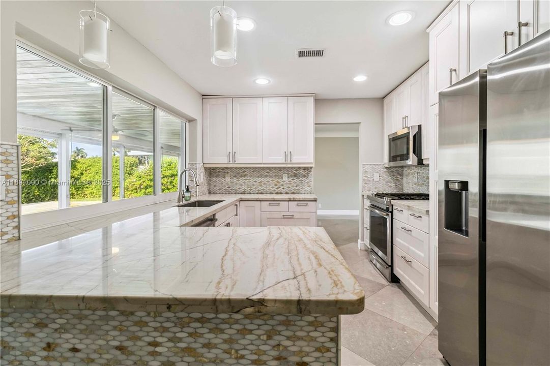 For Rent: $7,490 (3 beds, 2 baths, 1833 Square Feet)