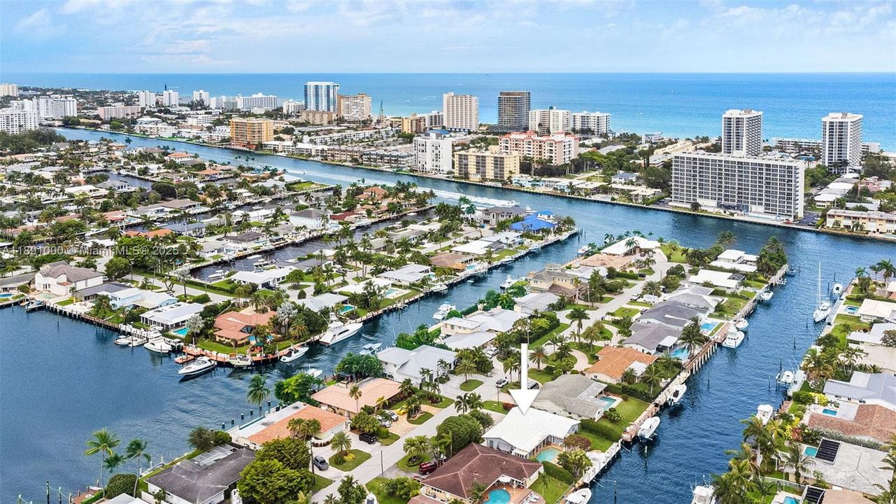 For Rent: $7,490 (3 beds, 2 baths, 1833 Square Feet)