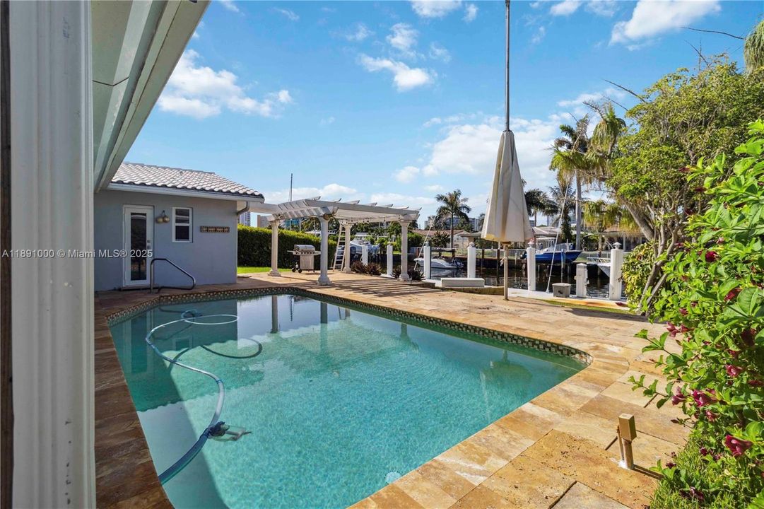 For Rent: $7,490 (3 beds, 2 baths, 1833 Square Feet)