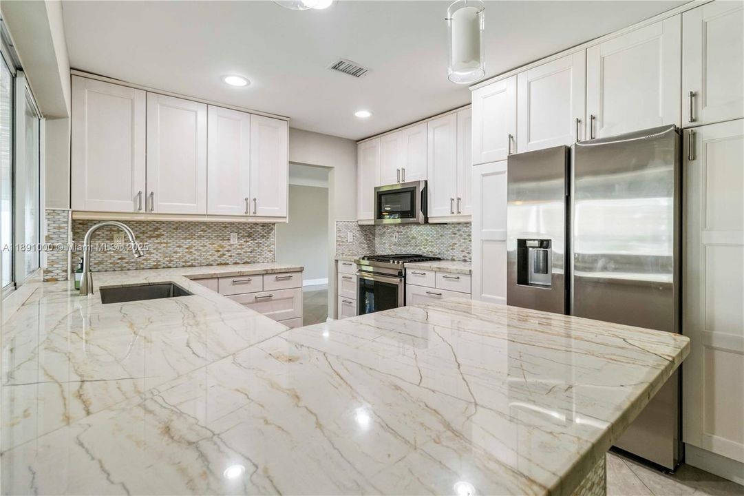 For Rent: $7,490 (3 beds, 2 baths, 1833 Square Feet)