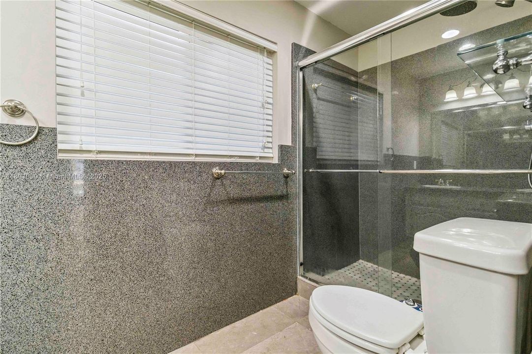 For Rent: $7,490 (3 beds, 2 baths, 1833 Square Feet)