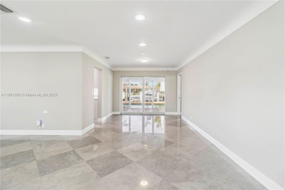 For Rent: $7,490 (3 beds, 2 baths, 1833 Square Feet)