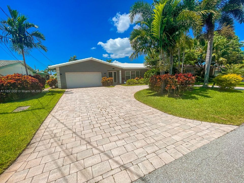 For Rent: $7,490 (3 beds, 2 baths, 1833 Square Feet)