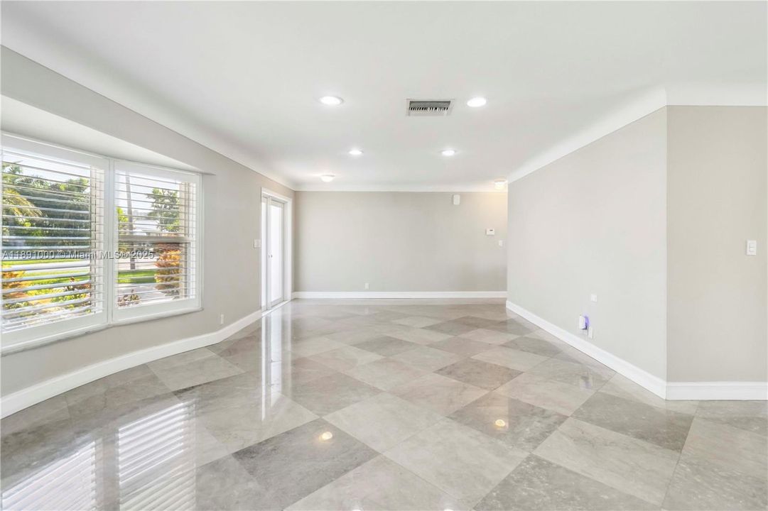 For Rent: $7,490 (3 beds, 2 baths, 1833 Square Feet)